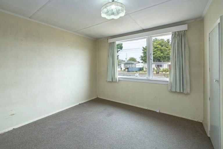Photo of property in 1 Mckenzie Terrace, Carterton, 5713