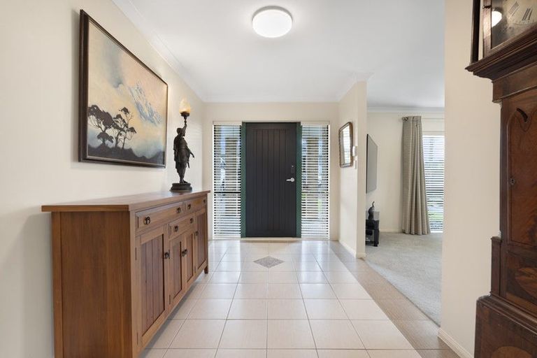 Photo of property in 27 Roy Maloney Drive, Henderson, Auckland, 0612