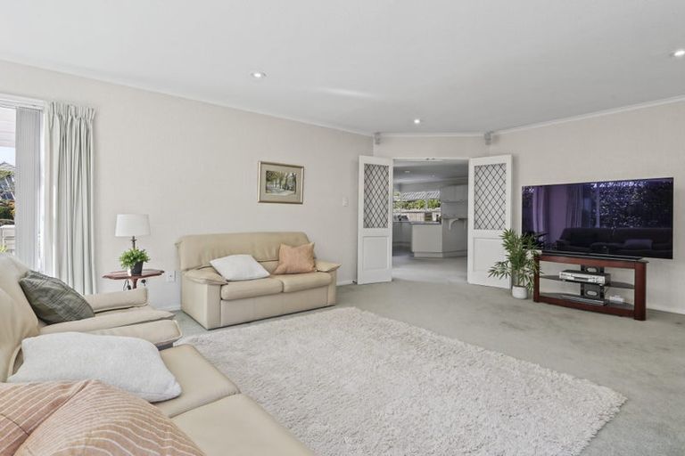 Photo of property in 4 Wardour Mews, Avonhead, Christchurch, 8042