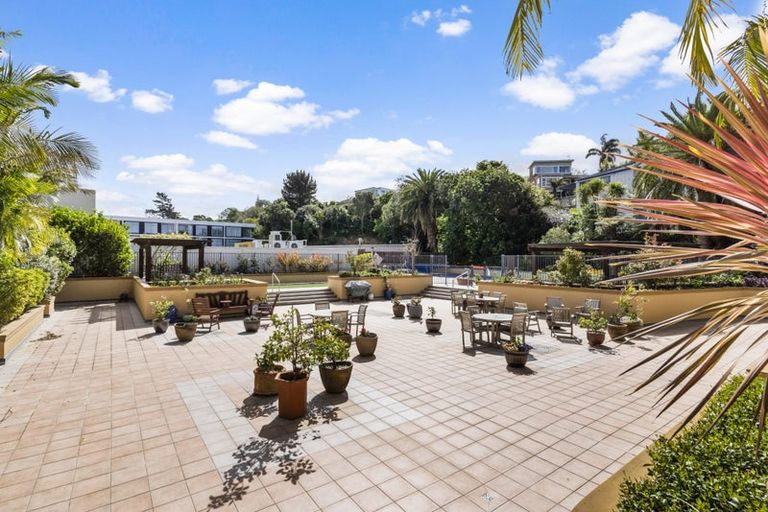 Photo of property in 2c/7-11 Bute Road, Browns Bay, Auckland, 0630