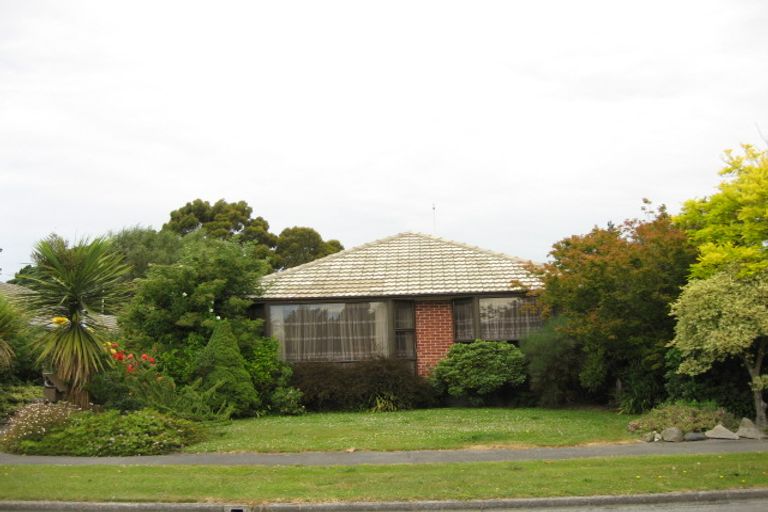 Photo of property in 40 Waratah Street, Avondale, Christchurch, 8061