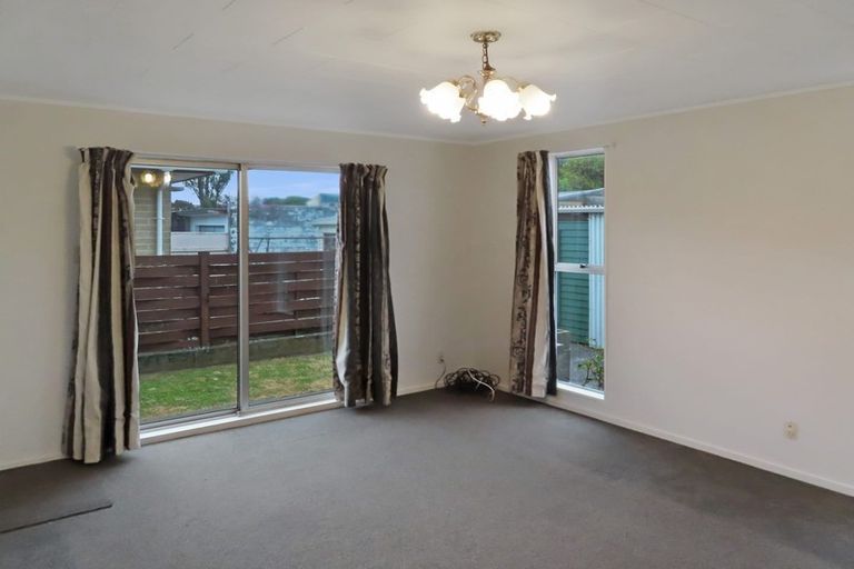 Photo of property in 2/15 Douglas Street, Waiwhetu, Lower Hutt, 5010