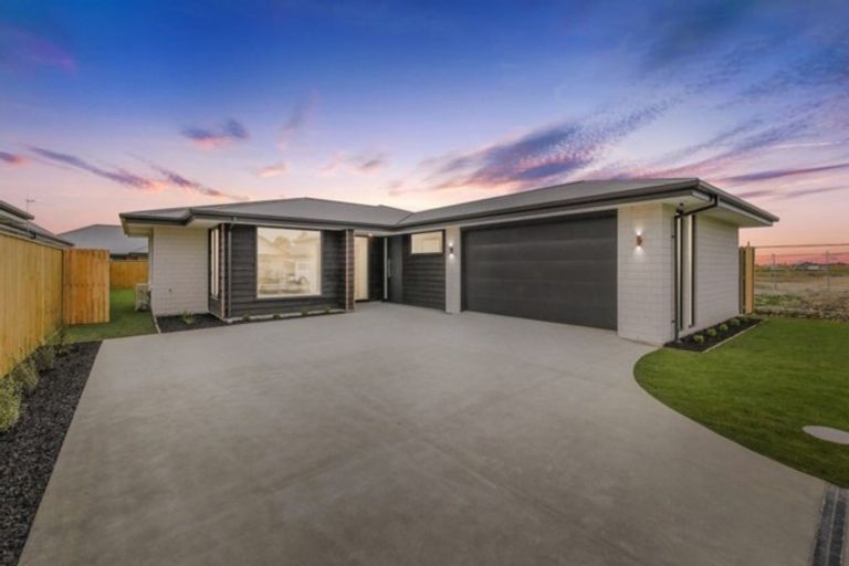Photo of property in 19 Sandhurst Drive, Papamoa Beach, Papamoa, 3118