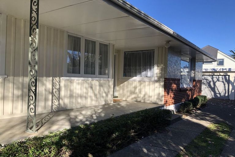 Photo of property in 2/54 Kings Crescent, Hutt Central, Lower Hutt, 5010