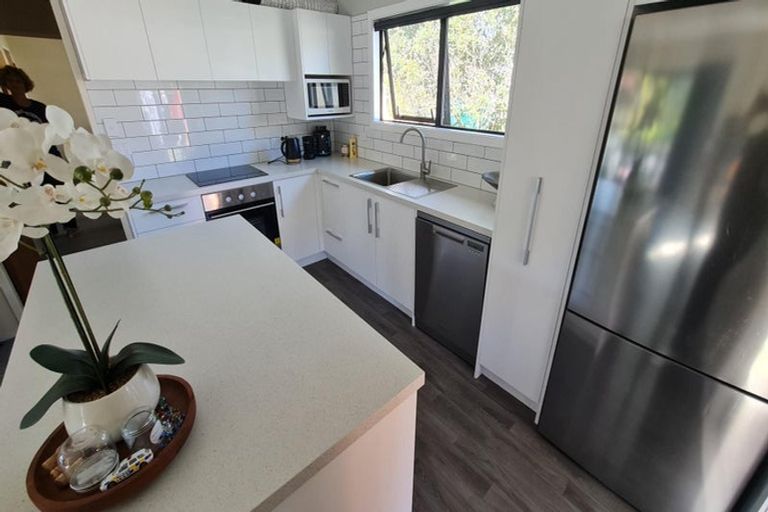 Photo of property in 96a Grand Vue Road, Kawaha Point, Rotorua, 3010