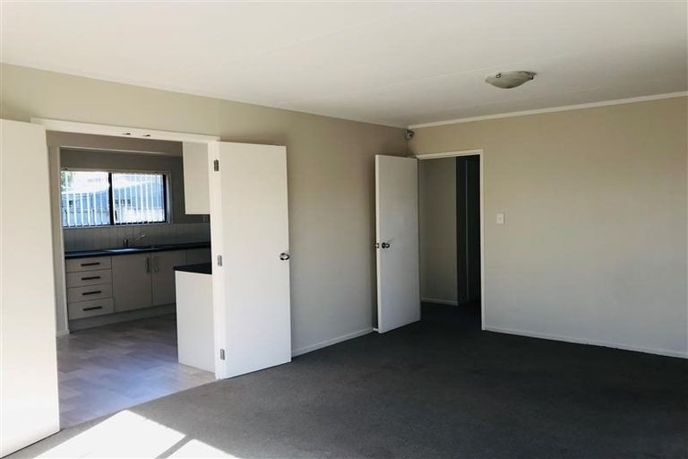 Photo of property in 2/355 Roscommon Road, Clendon Park, Auckland, 2103