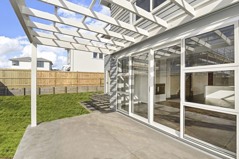 Photo of property in 13 Tyler Davies Drive, Red Beach, 0932