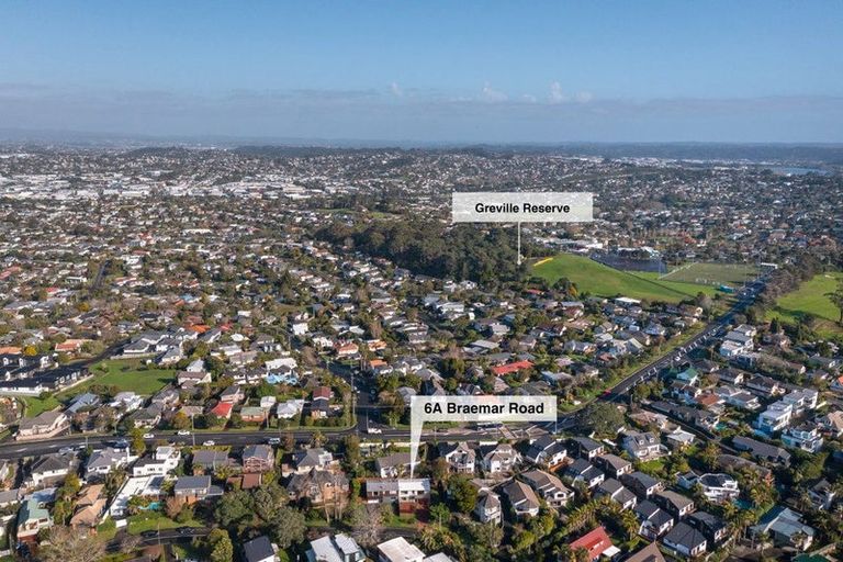 Photo of property in 1/193 East Coast Road, Castor Bay, Auckland, 0620