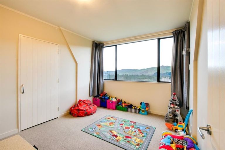 Photo of property in 21 Rochfort Road, Kahuranaki, Havelock North, 4295