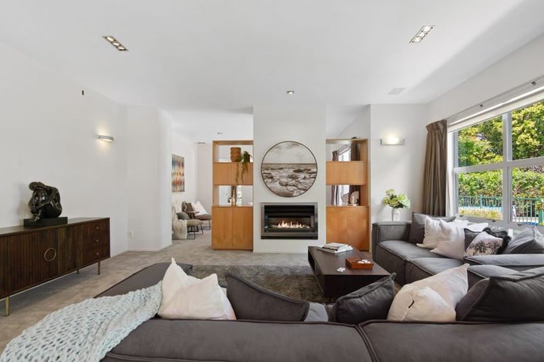 Photo of property in 33 Oak Manor Drive, Albany, Auckland, 0632