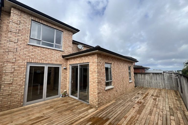 Photo of property in 83 Fields Parade, Oteha, Auckland, 0632