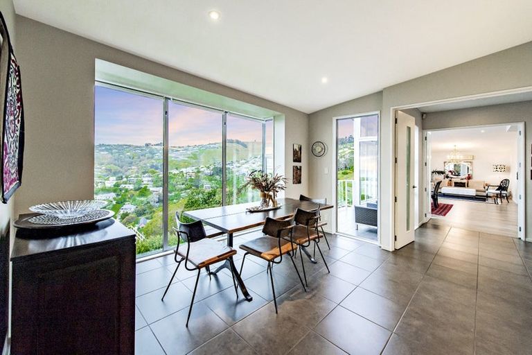 Photo of property in 2 Redcliffs View Lane, Redcliffs, Christchurch, 8081
