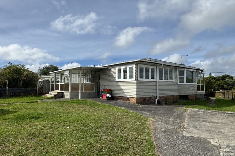 Photo of property in 74 Mcleod Road, Te Atatu South, Auckland, 0610