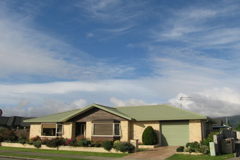 Photo of property in 2h Cedar Drive, Paraparaumu Beach, Paraparaumu, 5032