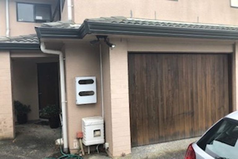 Photo of property in 43a Forrest Hill Road, Milford, Auckland, 0620