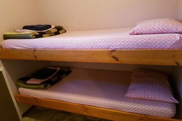 Photo of property in 52 Northcote Road, Northcote, Christchurch, 8052