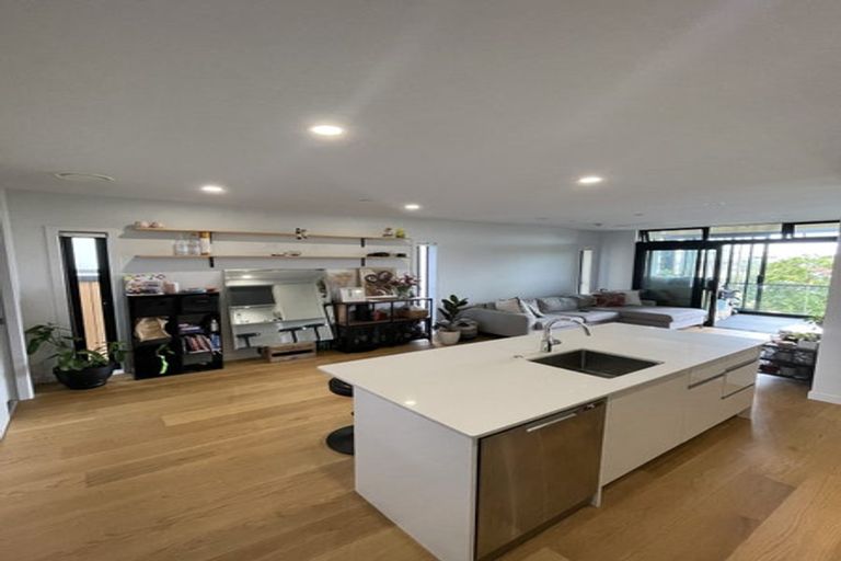 Photo of property in Frank Sargeson Apts, 104/80 Anzac Street, Takapuna, Auckland, 0622