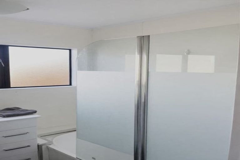 Photo of property in 88a Ennis Avenue, Pakuranga Heights, Auckland, 2010