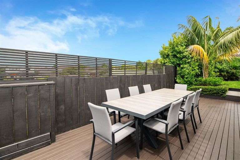 Photo of property in 13a Jenelin Road, Glendene, Auckland, 0602