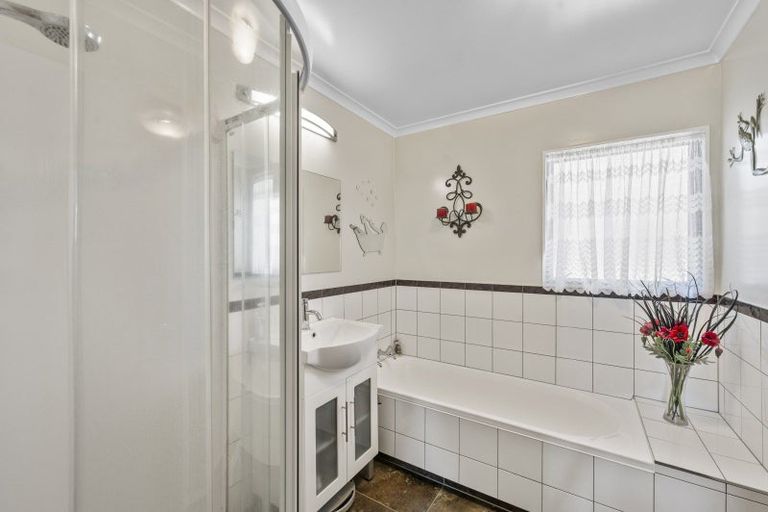 Photo of property in 13 The Loop, Meeanee, Napier, 4110