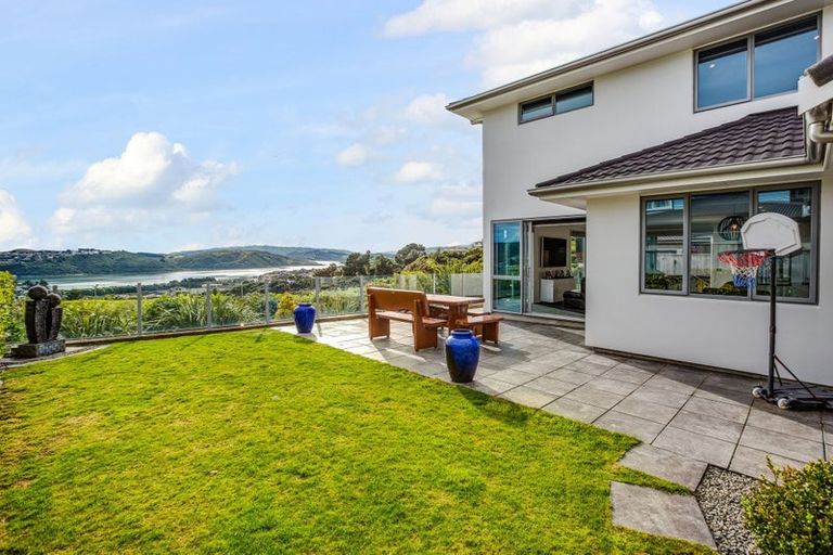 Photo of property in 7 Manapouri Lane, Aotea, Porirua, 5024