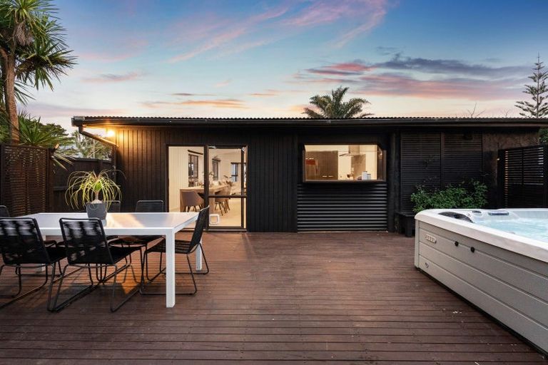 Photo of property in 1/23 Roys Road, Weymouth, Auckland, 2103