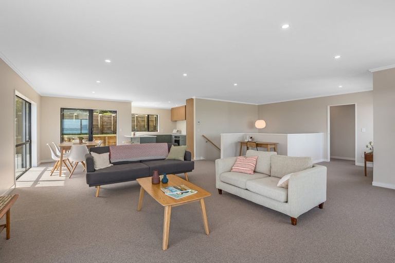 Photo of property in 11 Wilson Way, Waikanae, 5036