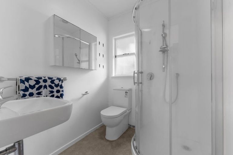 Photo of property in 1/263 Lake Road, Belmont, Auckland, 0622