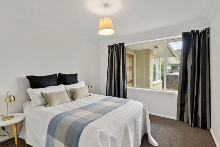 Photo of property in 33 Fenhall Street, Russley, Christchurch, 8042