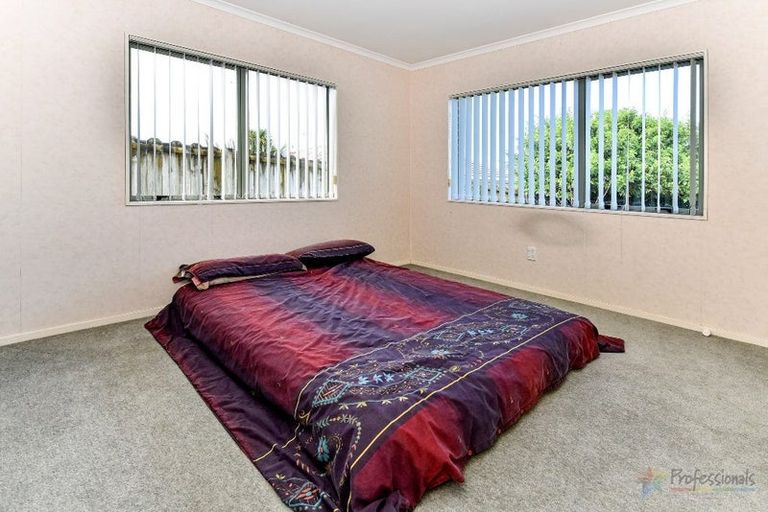 Photo of property in 4 Reremanu Place, Weymouth, Auckland, 2103