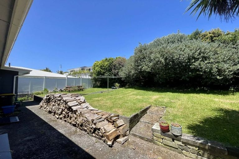 Photo of property in 9 Lismore Street, Strandon, New Plymouth, 4312