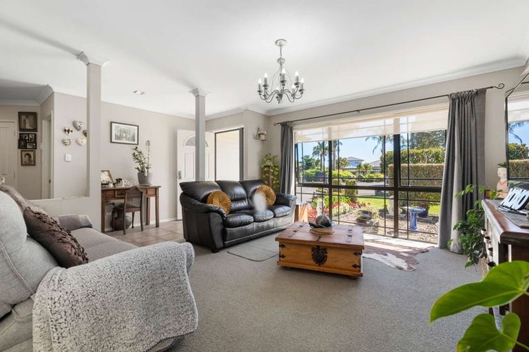 Photo of property in 12 Rangiwhea Road, Waiuku, 2123