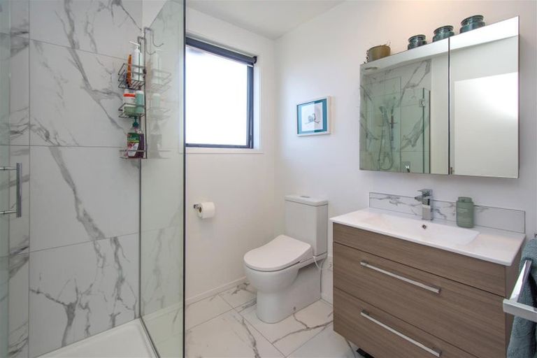 Photo of property in 2/25 Hargest Crescent, Sydenham, Christchurch, 8023