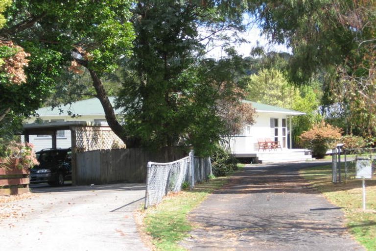 Photo of property in 15 Firle Place, Green Bay, Auckland, 0604