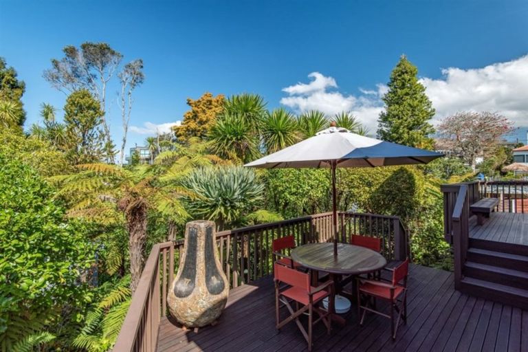 Photo of property in 2/30 Kowhai Road, Campbells Bay, Auckland, 0630