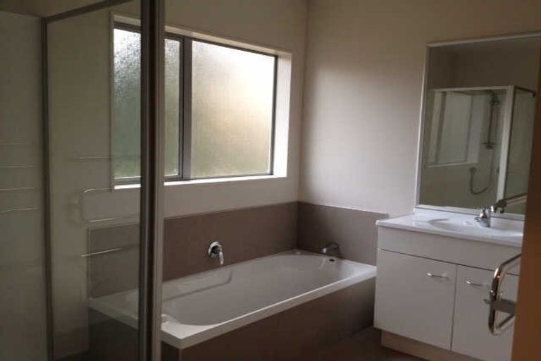 Photo of property in 3/14b Moffat Road, Red Beach, 0932