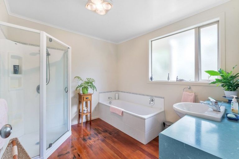 Photo of property in 57a Mellons Bay Road, Mellons Bay, Auckland, 2014