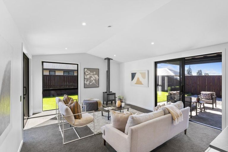 Photo of property in 4 Louden Place, Wakefield, 7025