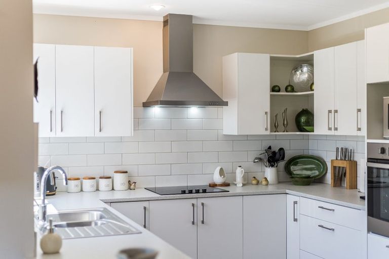 Photo of property in 3 Lakeside Villas, Whitby, Porirua, 5024