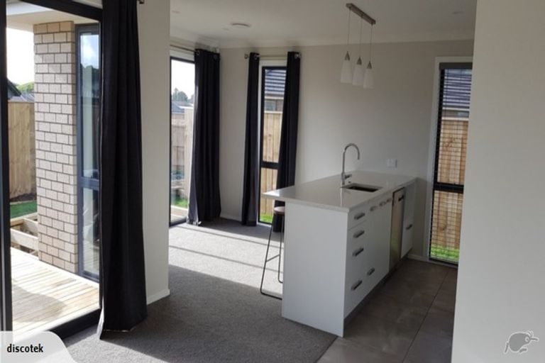 Photo of property in 5 Pohe Street, Waikanae, 5036