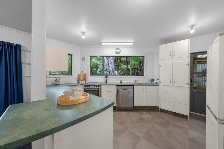 Photo of property in 2 Ocean View Road, Huia, Auckland, 0604