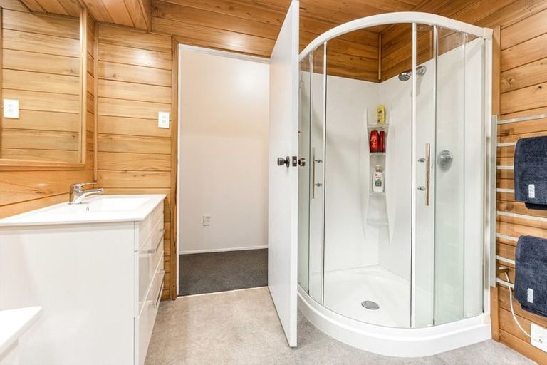 Photo of property in 22 Saddleback Rise, Murrays Bay, Auckland, 0630