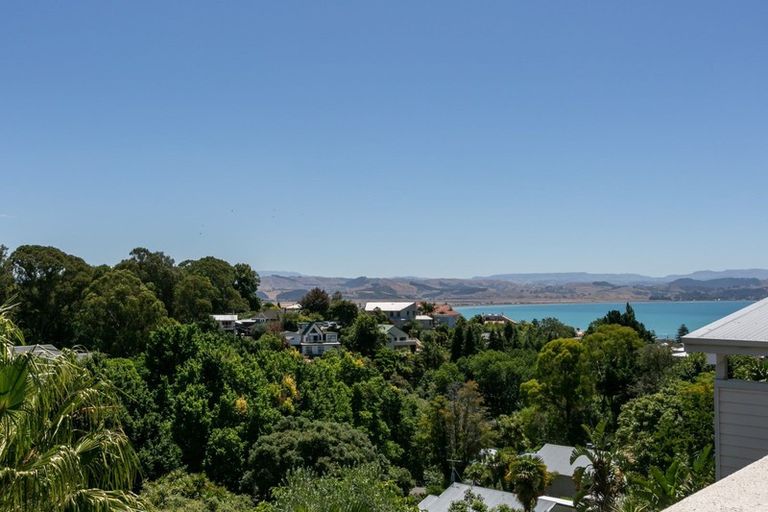 Photo of property in 8 Selwyn Road, Hospital Hill, Napier, 4110