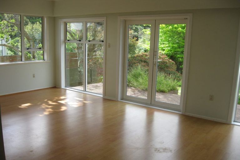 Photo of property in 19 Holly Grove, Maungaraki, Lower Hutt, 5010