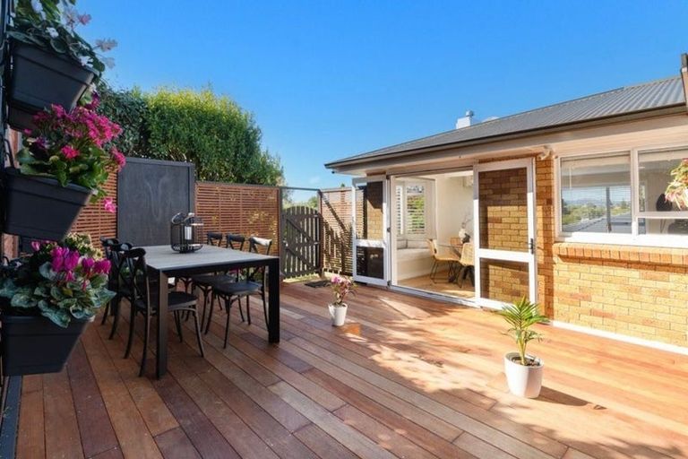 Photo of property in 24 Warwick Place, Brookfield, Tauranga, 3110