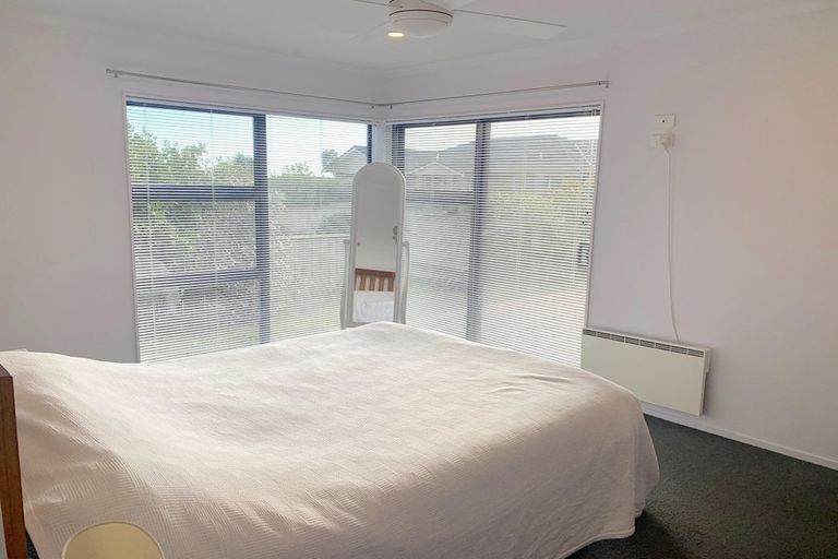 Photo of property in 6 Kaimai Place, Aotea, Porirua, 5024