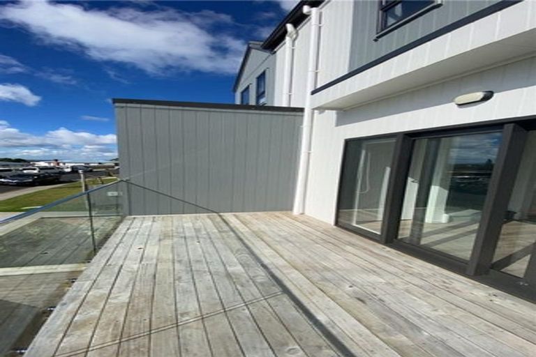 Photo of property in 1/43 Ranui Avenue, Ranui, Auckland, 0612