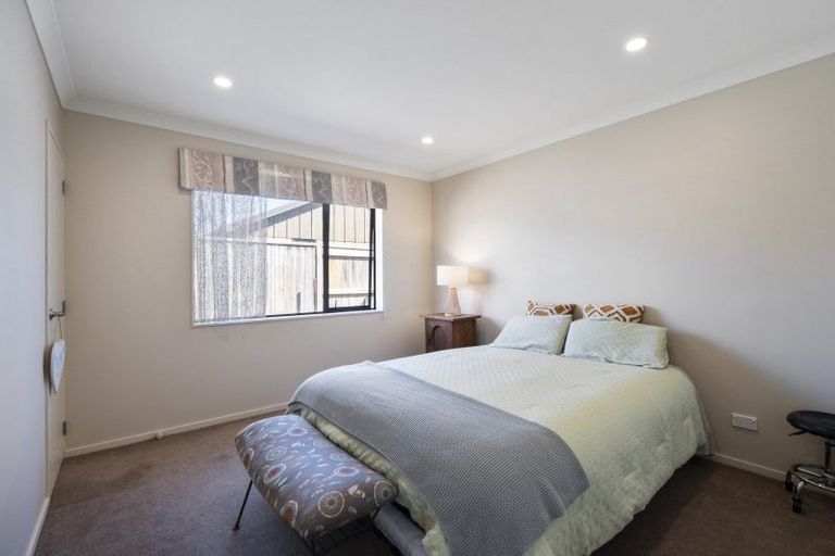 Photo of property in 42 Peter Hall Drive, Kelvin Grove, Palmerston North, 4414