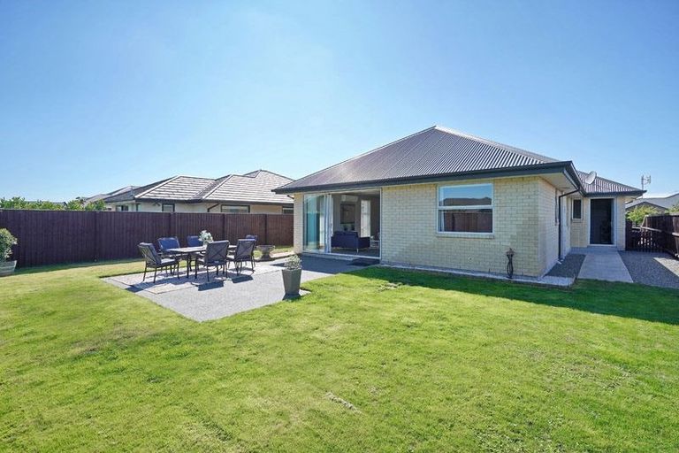 Photo of property in 19 Brockelbank Drive, Kaiapoi, 7630