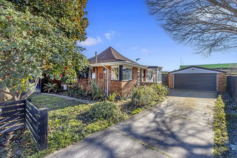 Photo of property in 2/110b Withells Road, Avonhead, Christchurch, 8042
